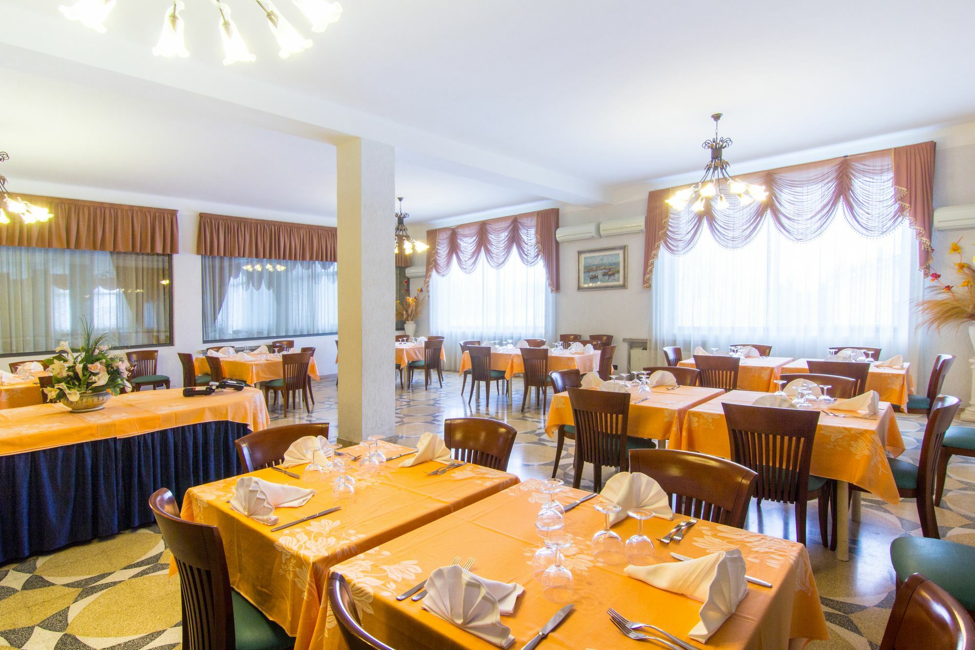 Racar Hotel Frigole Exteriér fotografie