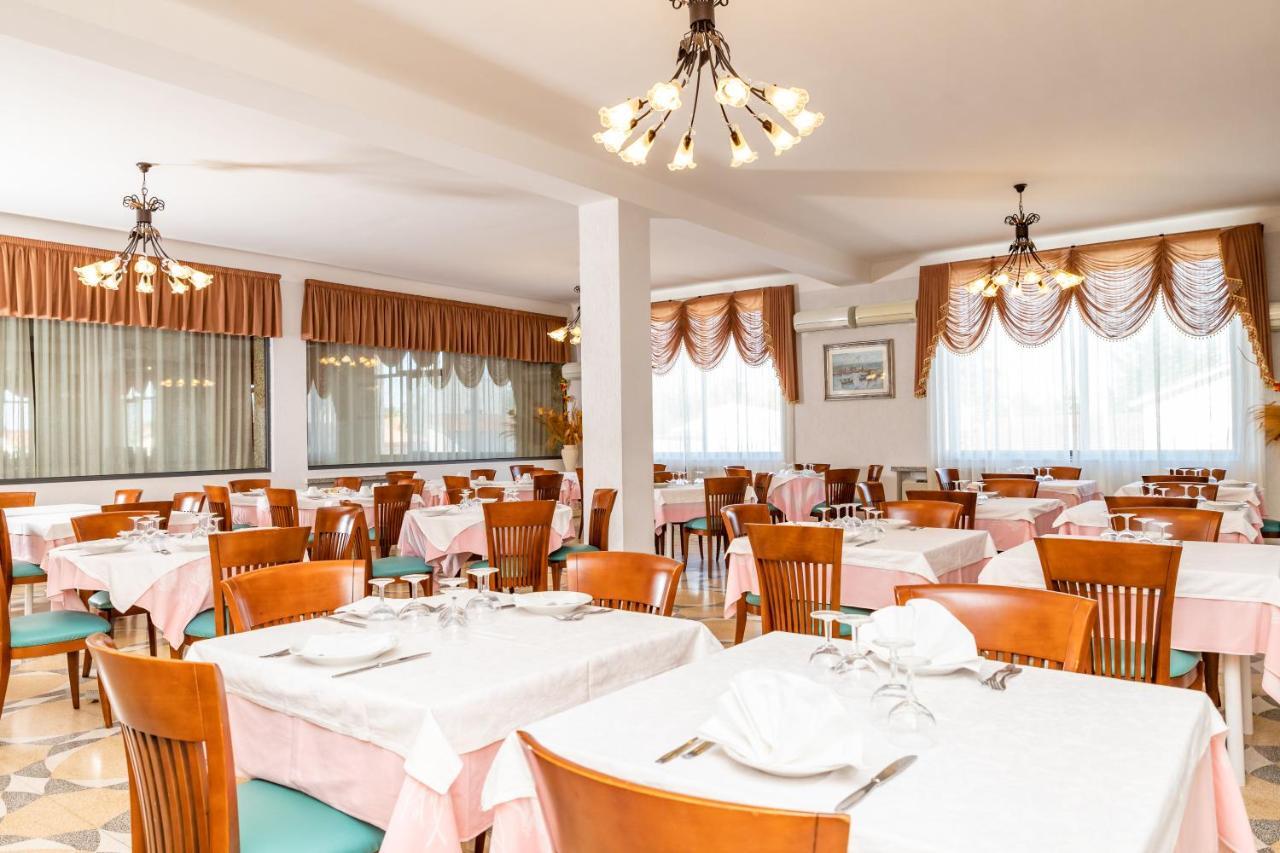 Racar Hotel Frigole Exteriér fotografie